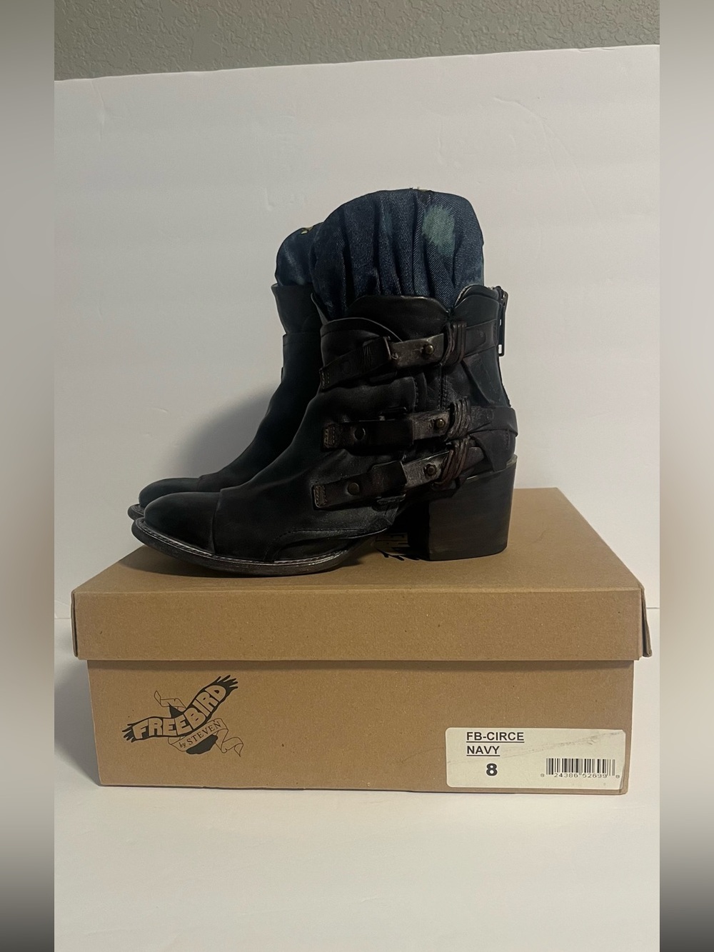 Women’s Freebird by Steven FB- CiIRCLE NAVY Brown Leather Ankle Boots Size 8